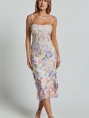 Showpo NWT Jamich Midi Dress Pastel Pink Floral Appliqué Tie Strap - US 4